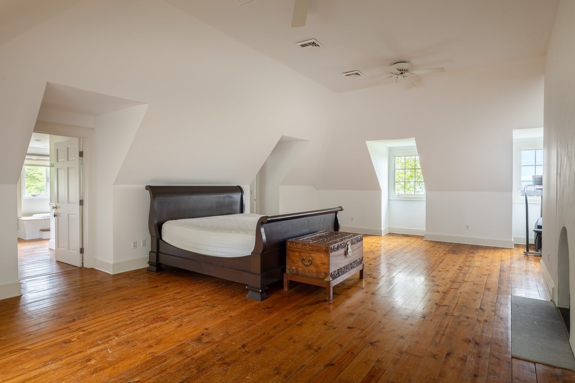26 Mountain Farm Road 