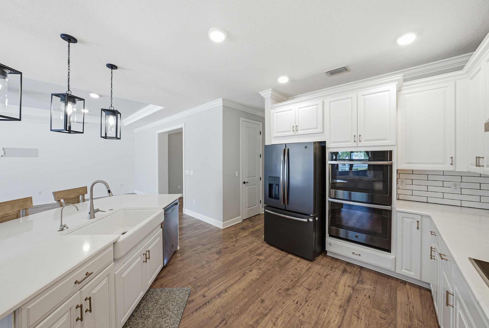 6883 BRADBURY CIR