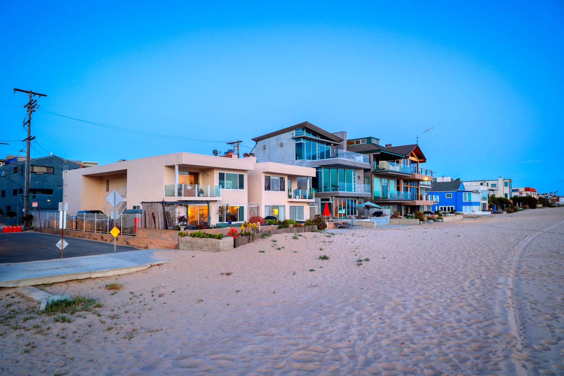 6401-6405 Ocean Front Walk