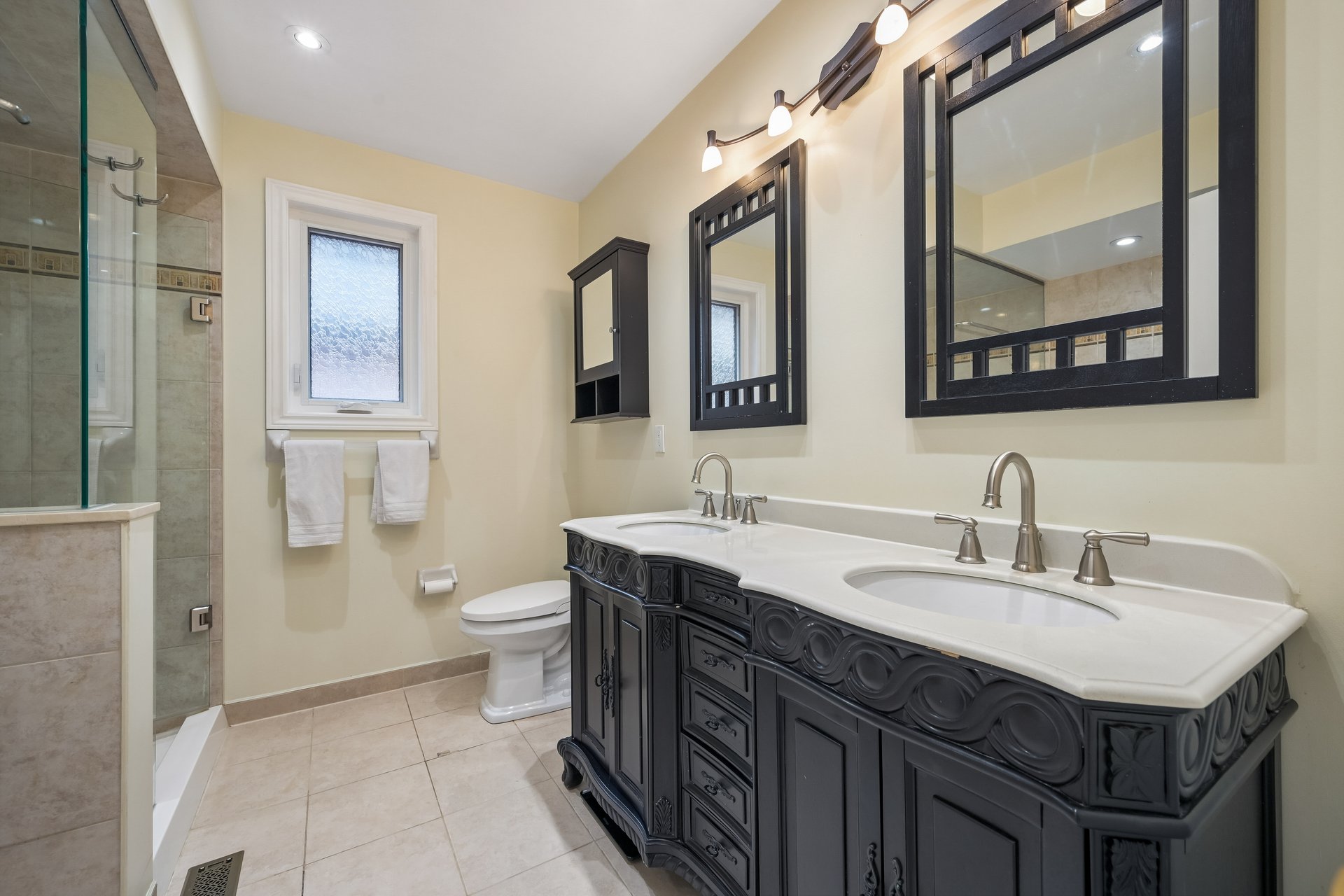 Spacious 3-Bedroom Detached Home in Westmount