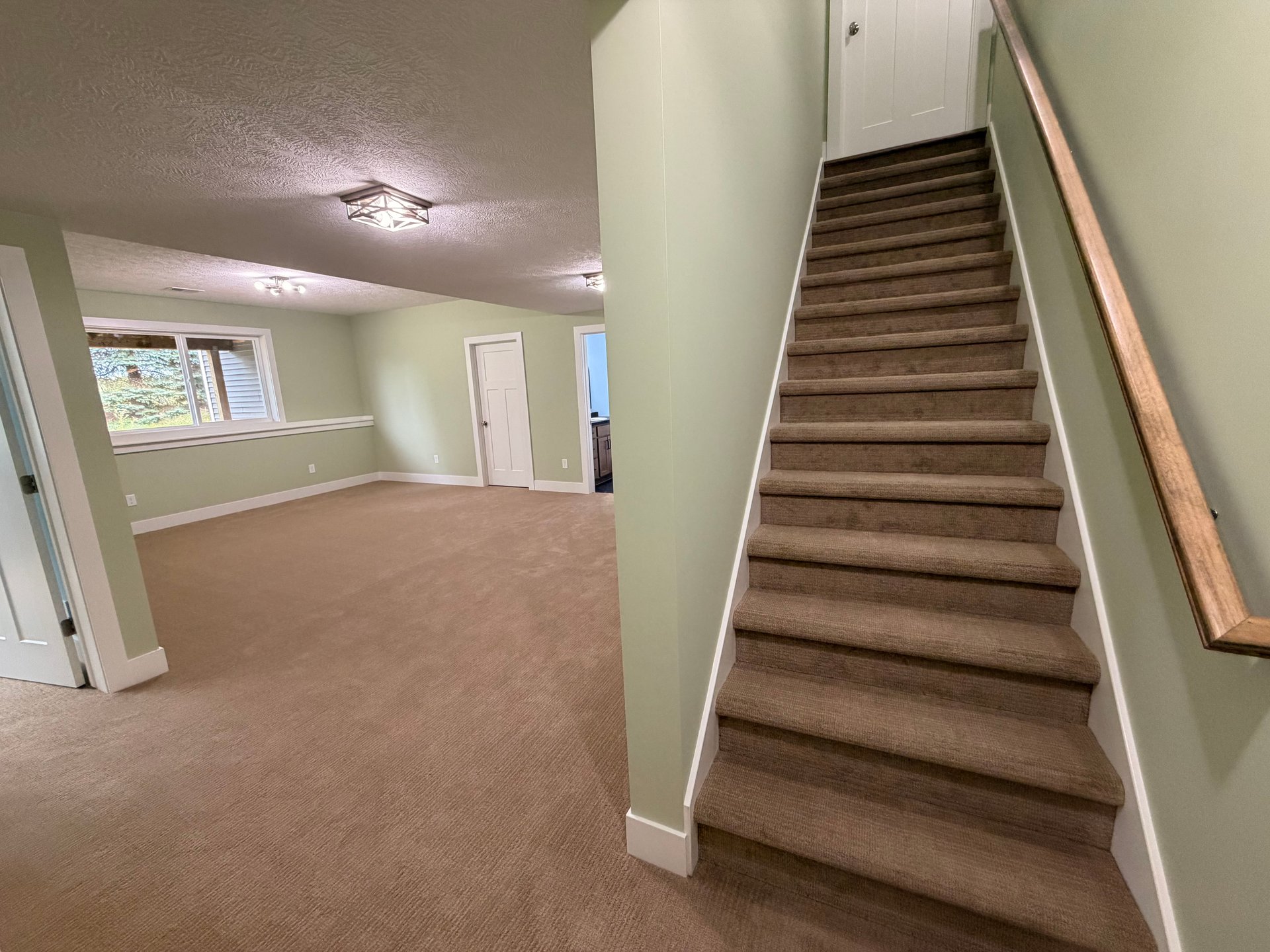961 Windjammer Ct