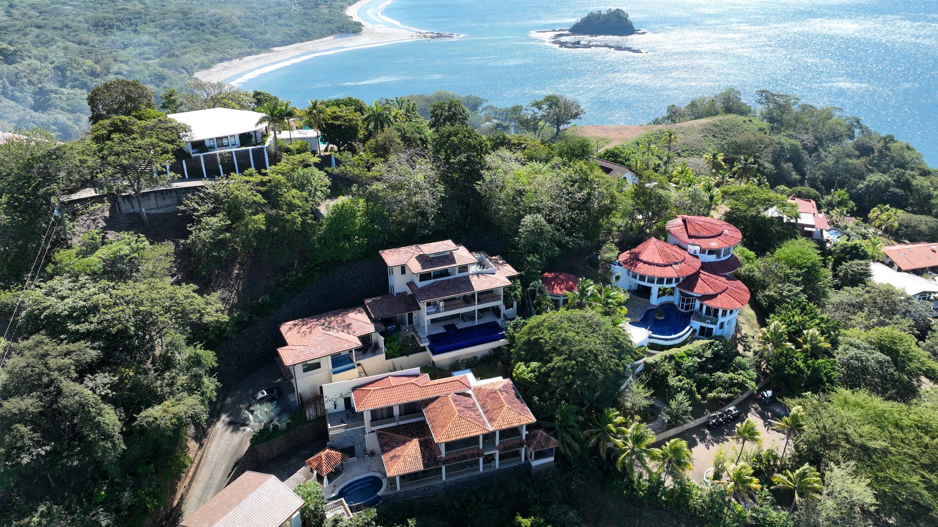 Casa Todo Bien and Guest House: Luxury 4BR Main Home + Guest House with Ocean Views