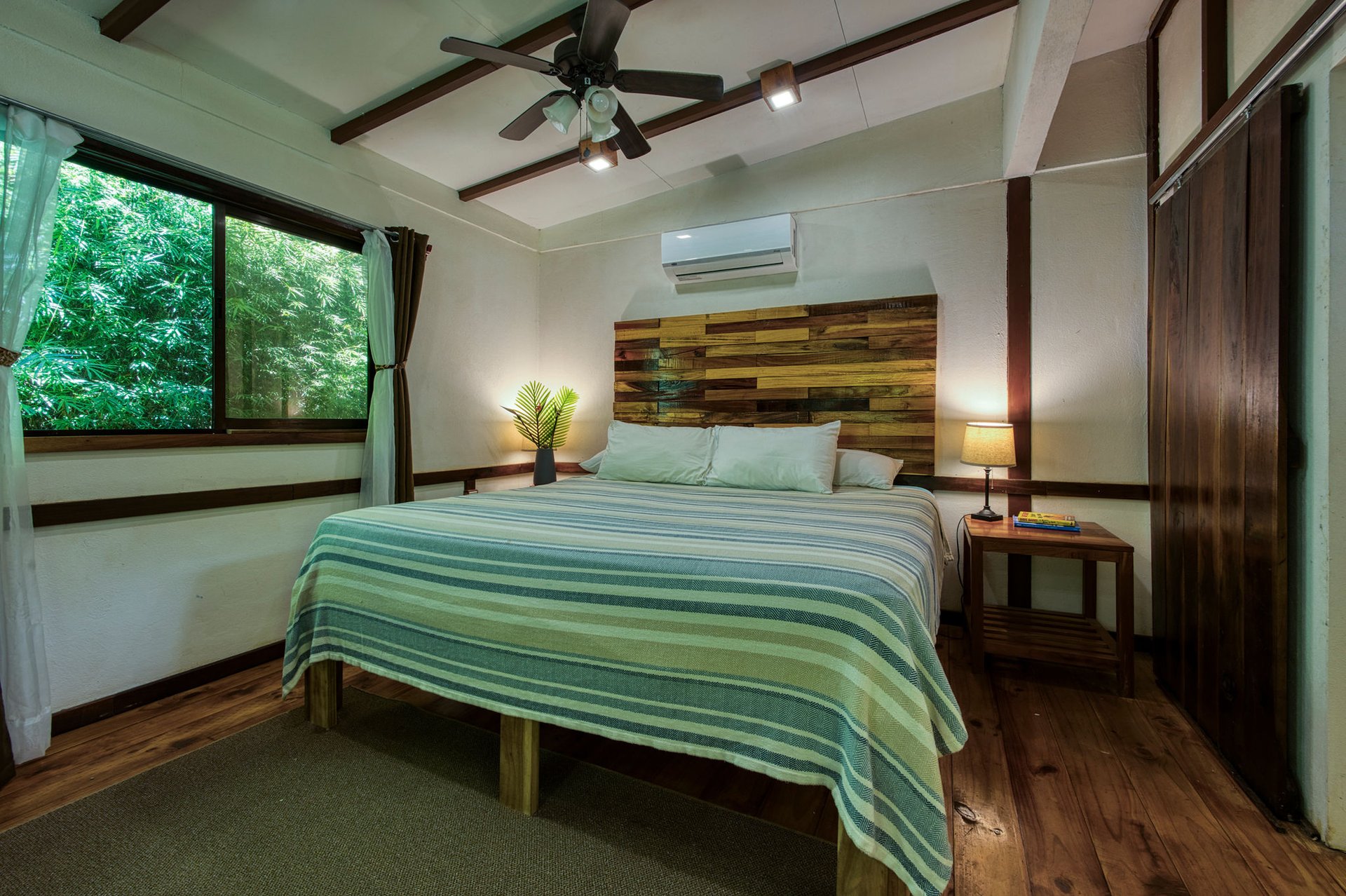 DOMINICAL HOTEL OR RETREAT WITH 13 RENTALS PLUS OWNER’S HOME