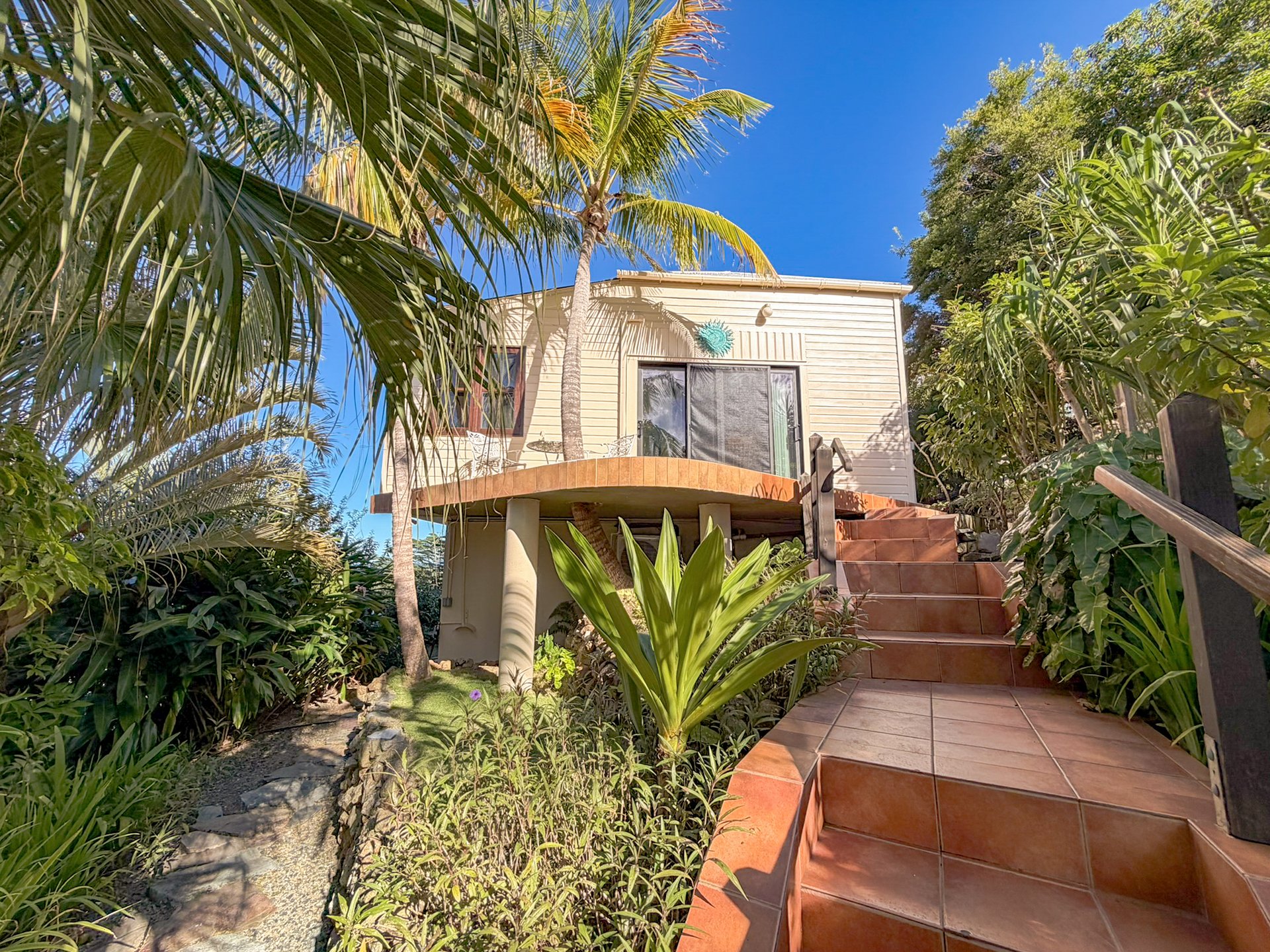 1105 Villa Botanica