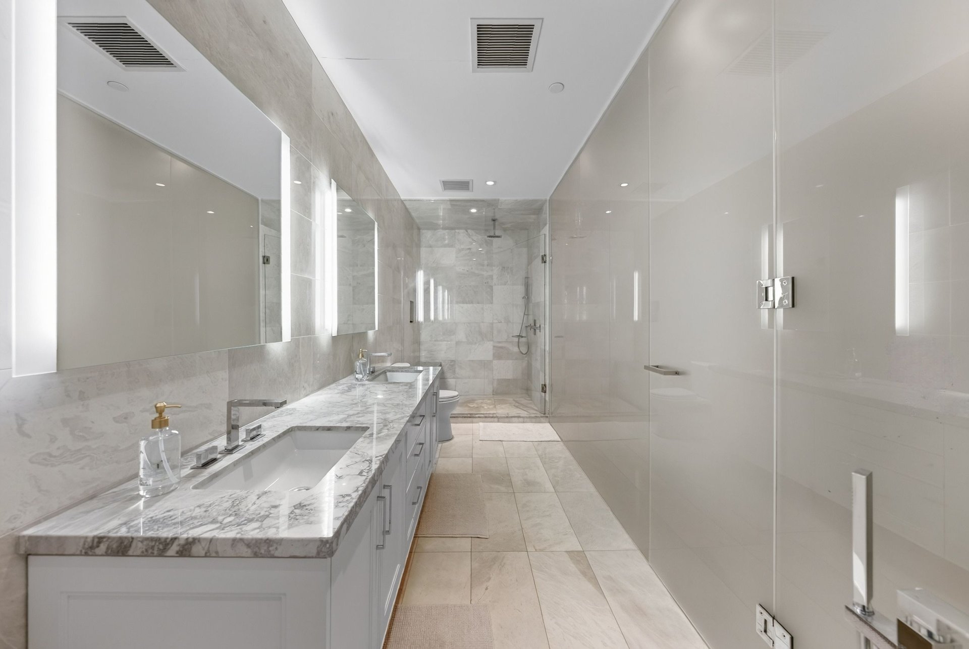 Ultra-Exclusive Yorkville Address