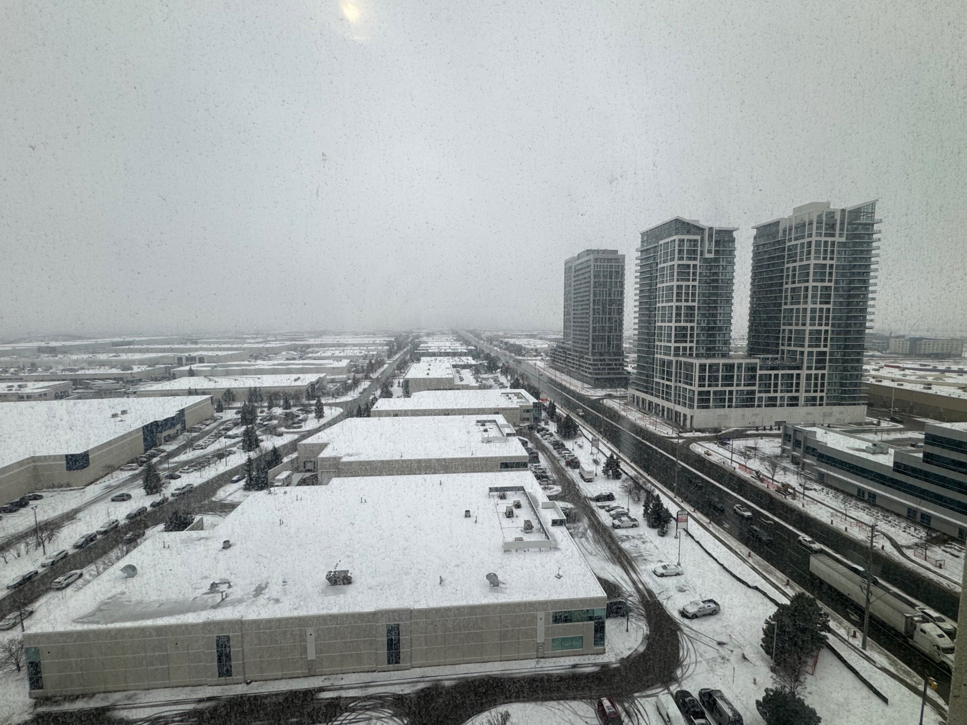9075 Jane St Unit: 1606