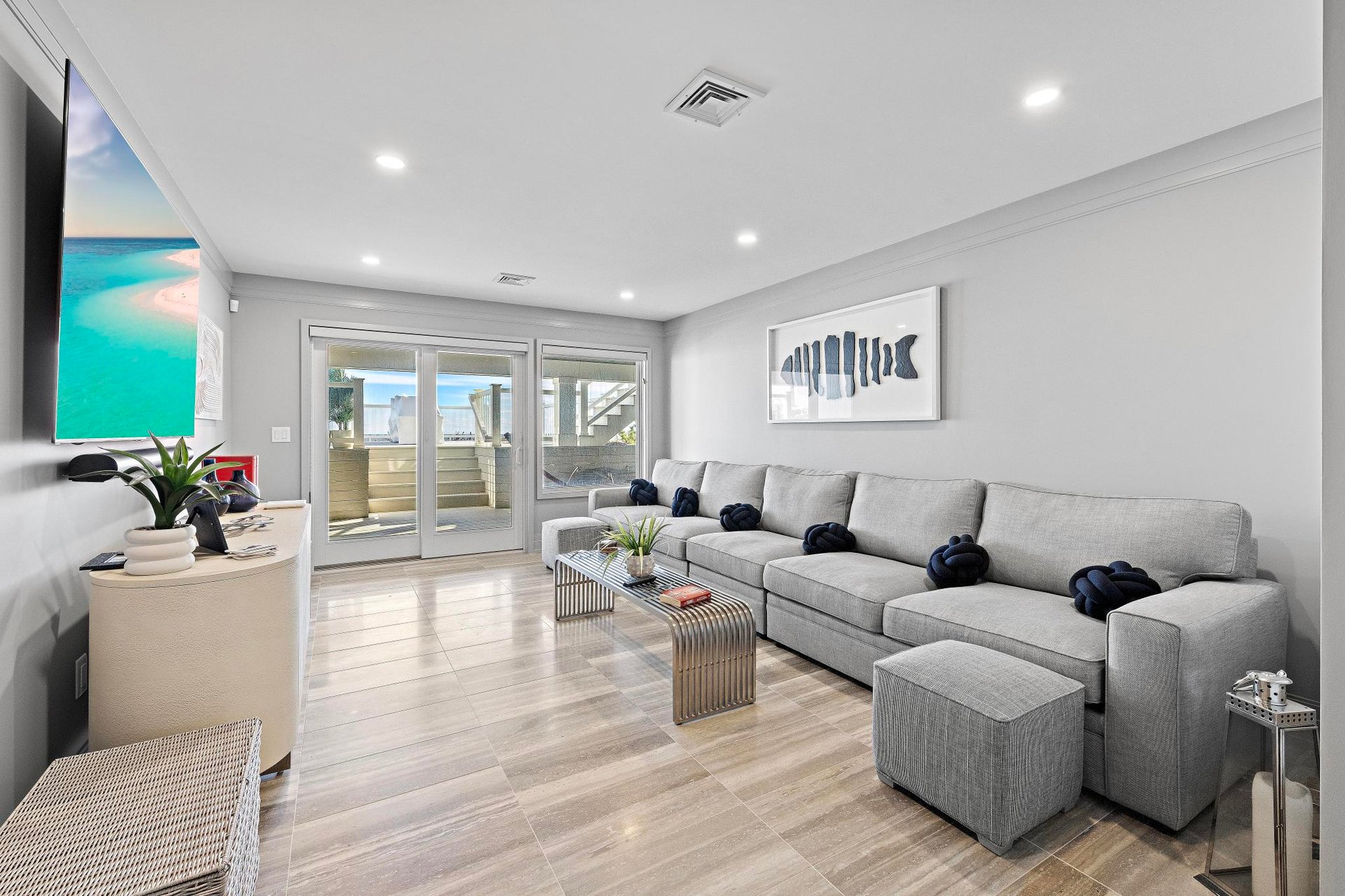 2215 Ocean Ave
