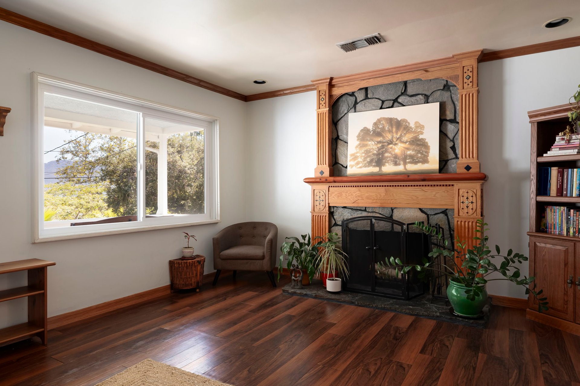 2-Story Historic Cabin Home in La Crescenta - Breathtaking Verdugo Mountain Views!