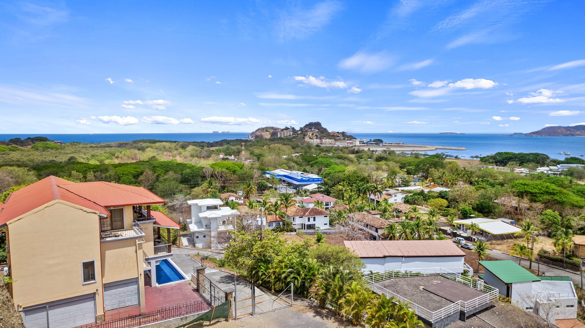 Casa Omega | Ocean View Apartment Complex in Altos de Flamingo