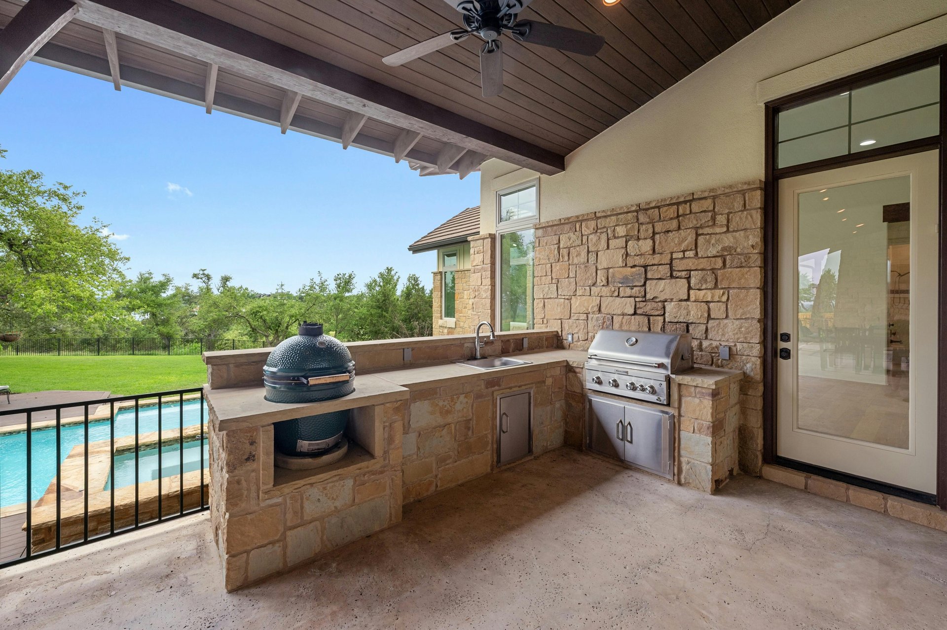 8024 Carlton Ridge
