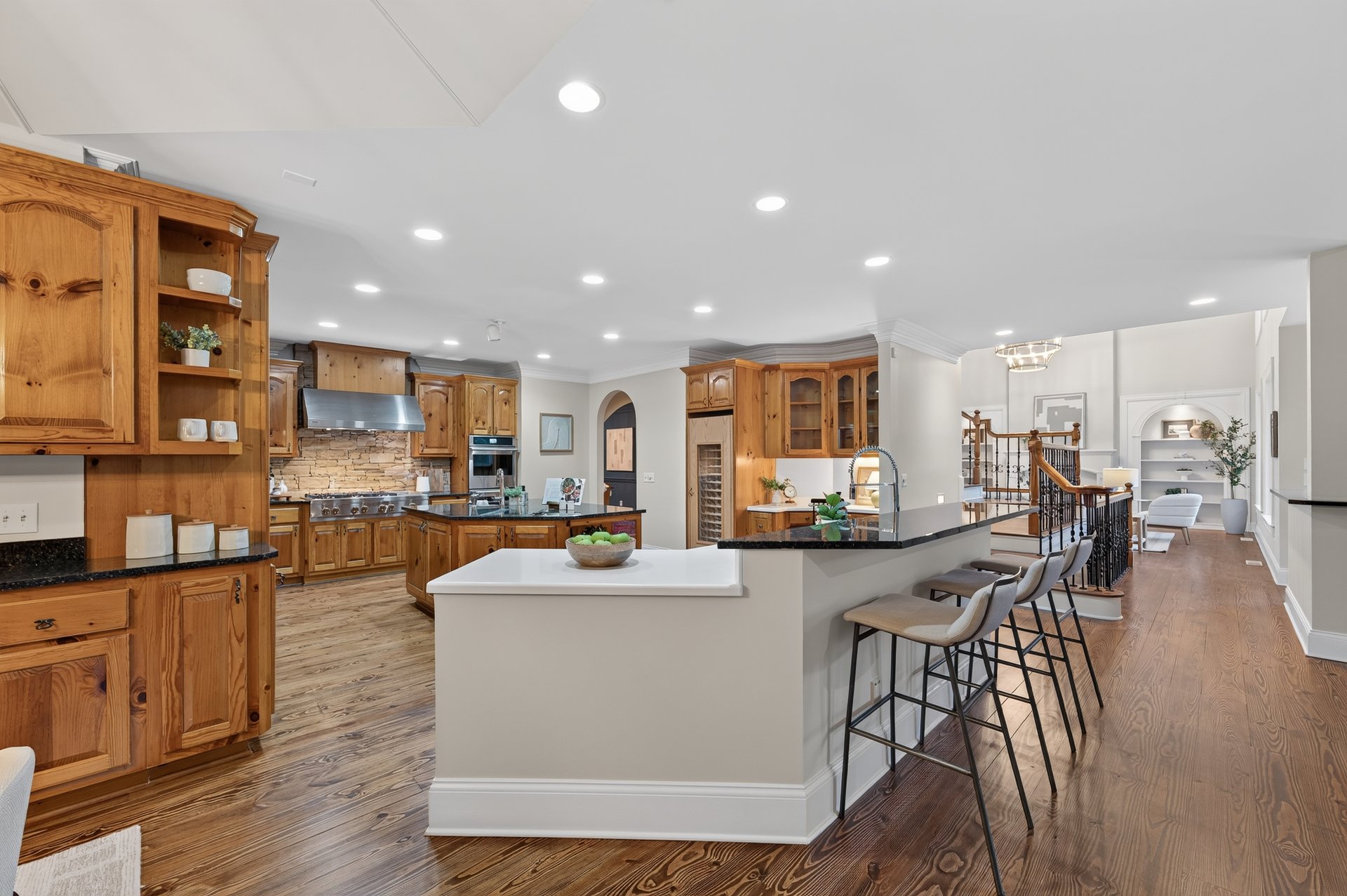 1055 Hedgerose Lane