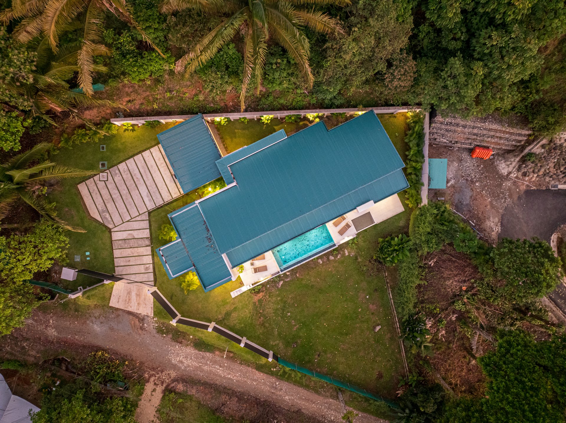 Luxury, Comfort & Investment Potential – Ocean-View Home in Uvita