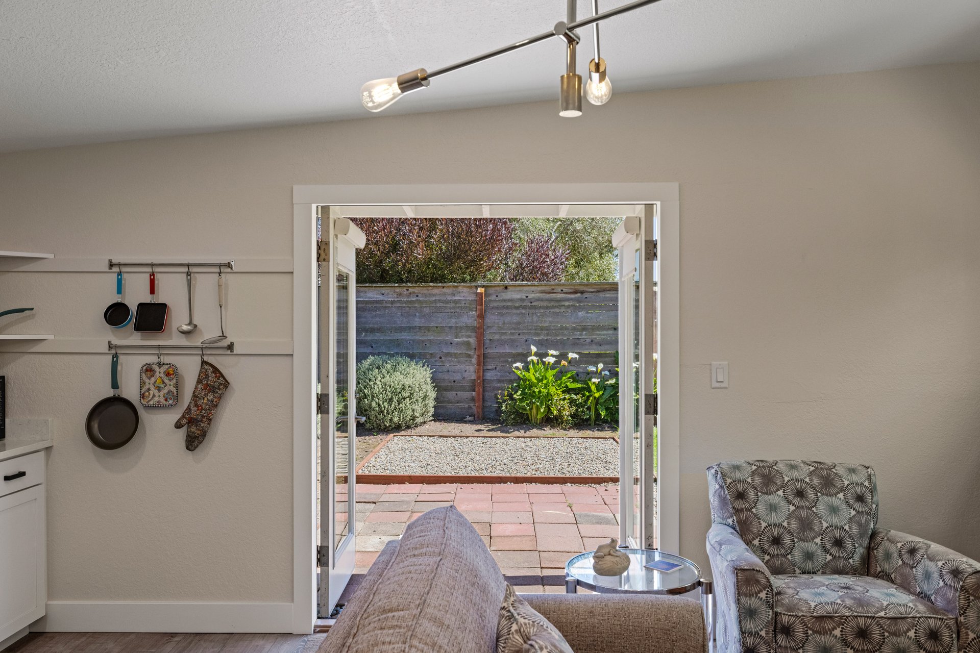 Charming Pacific Grove Cottage
