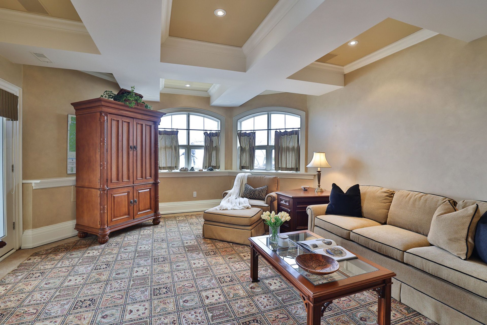 872 Whittier Cres