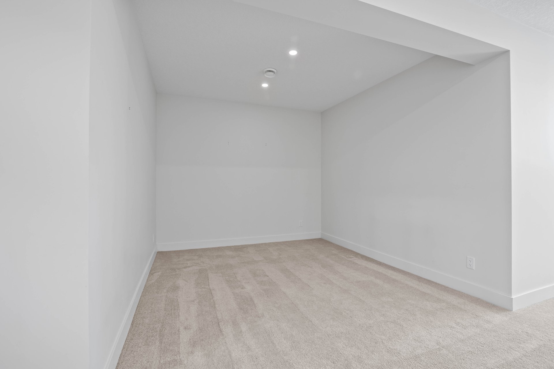 123 Wentworth Court SW