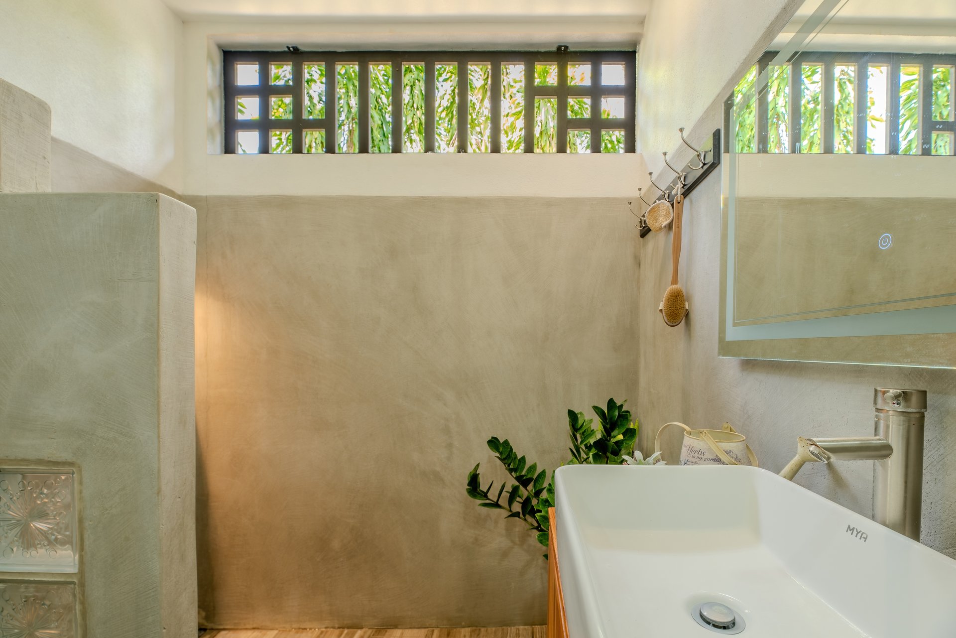 Brand-New Mountain View Home with Pool and Expansion Potential in Villa Nueva, Quepos