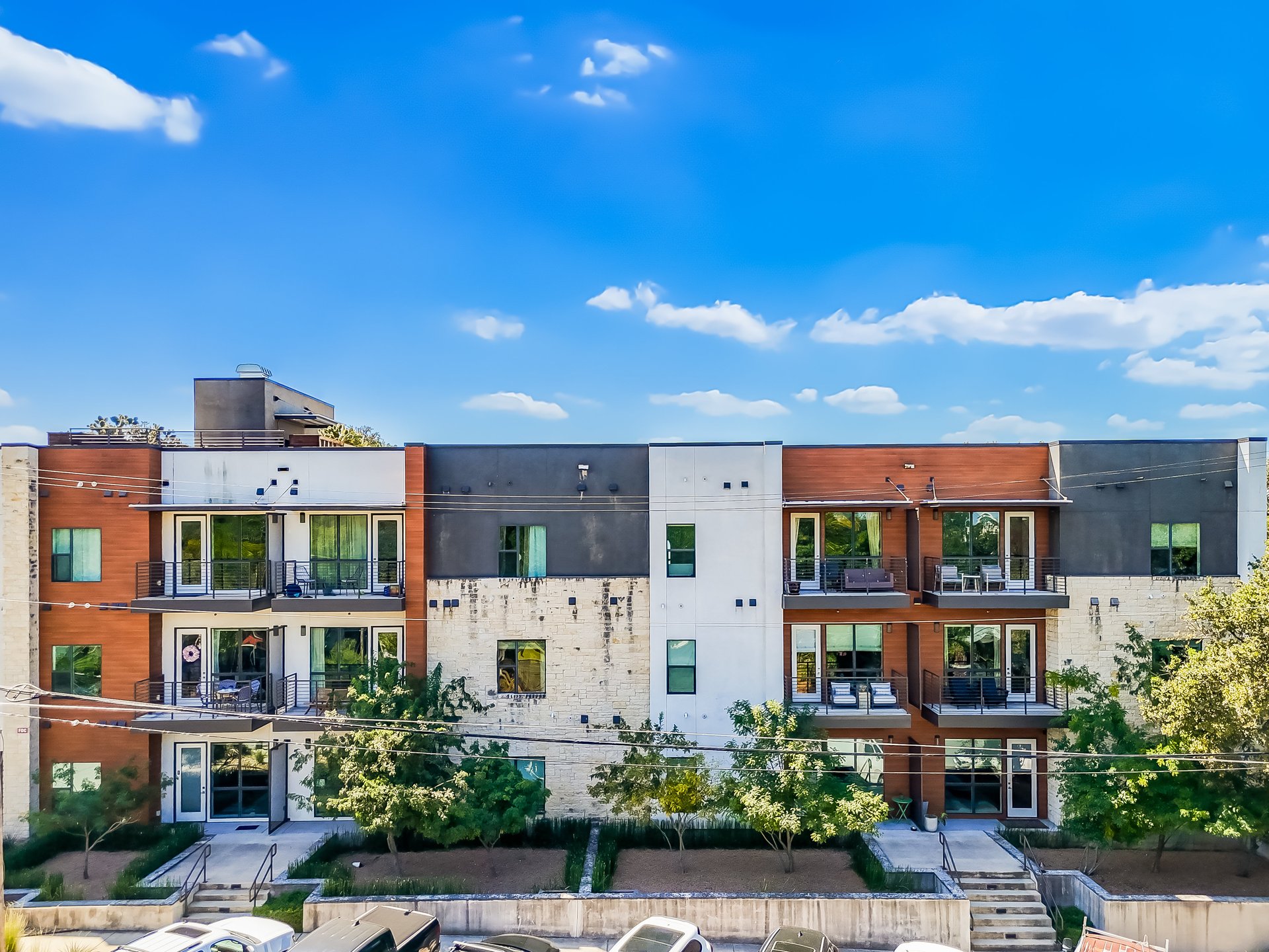 207 W Johanna St