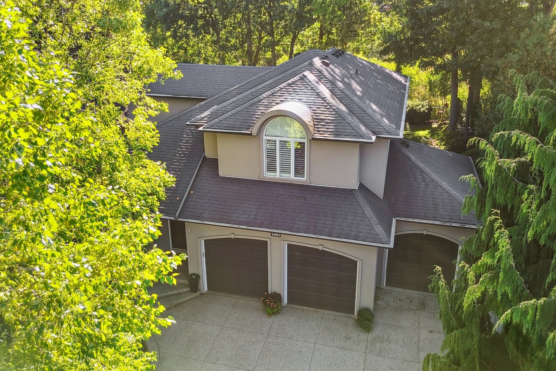 A Lifestyle Retreat in Prestigious Tyandaga Woods