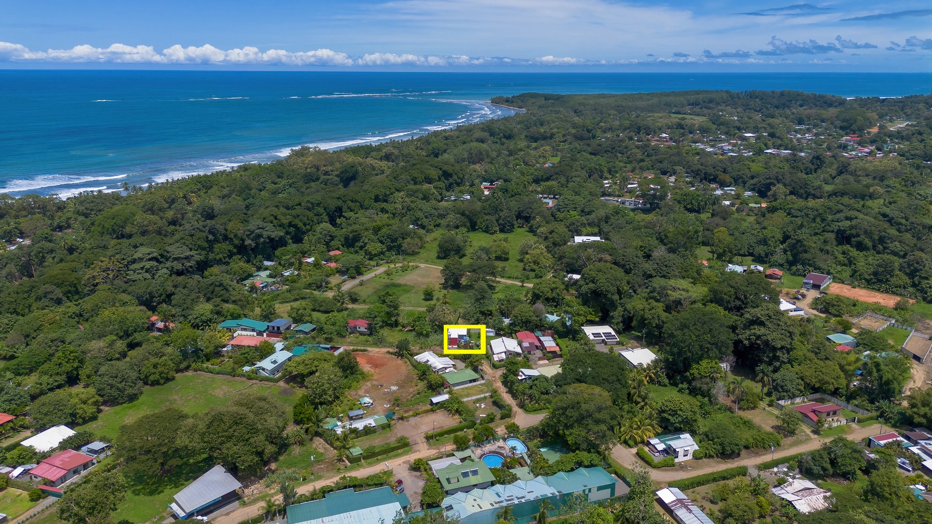 Playa Chamán Beach Home for Sale – 3 Br, Pool, Walk to the Beach | $329,000