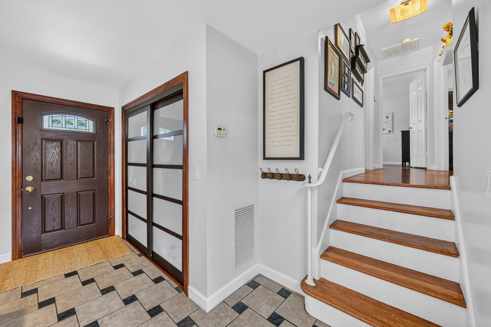 24 Beacon St