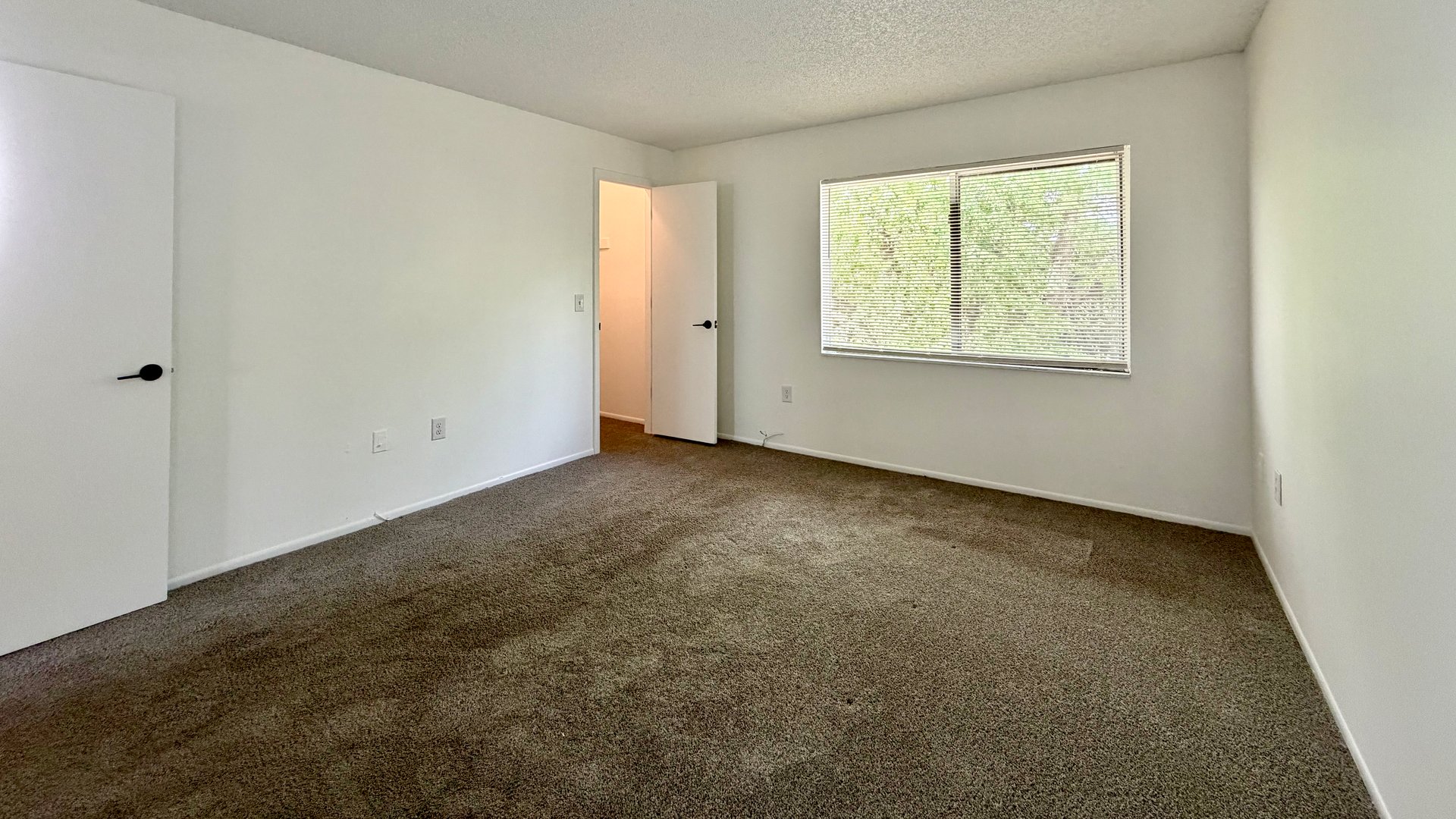 Lake Baldwin Area 2-Bedroom Townhouse for Lease