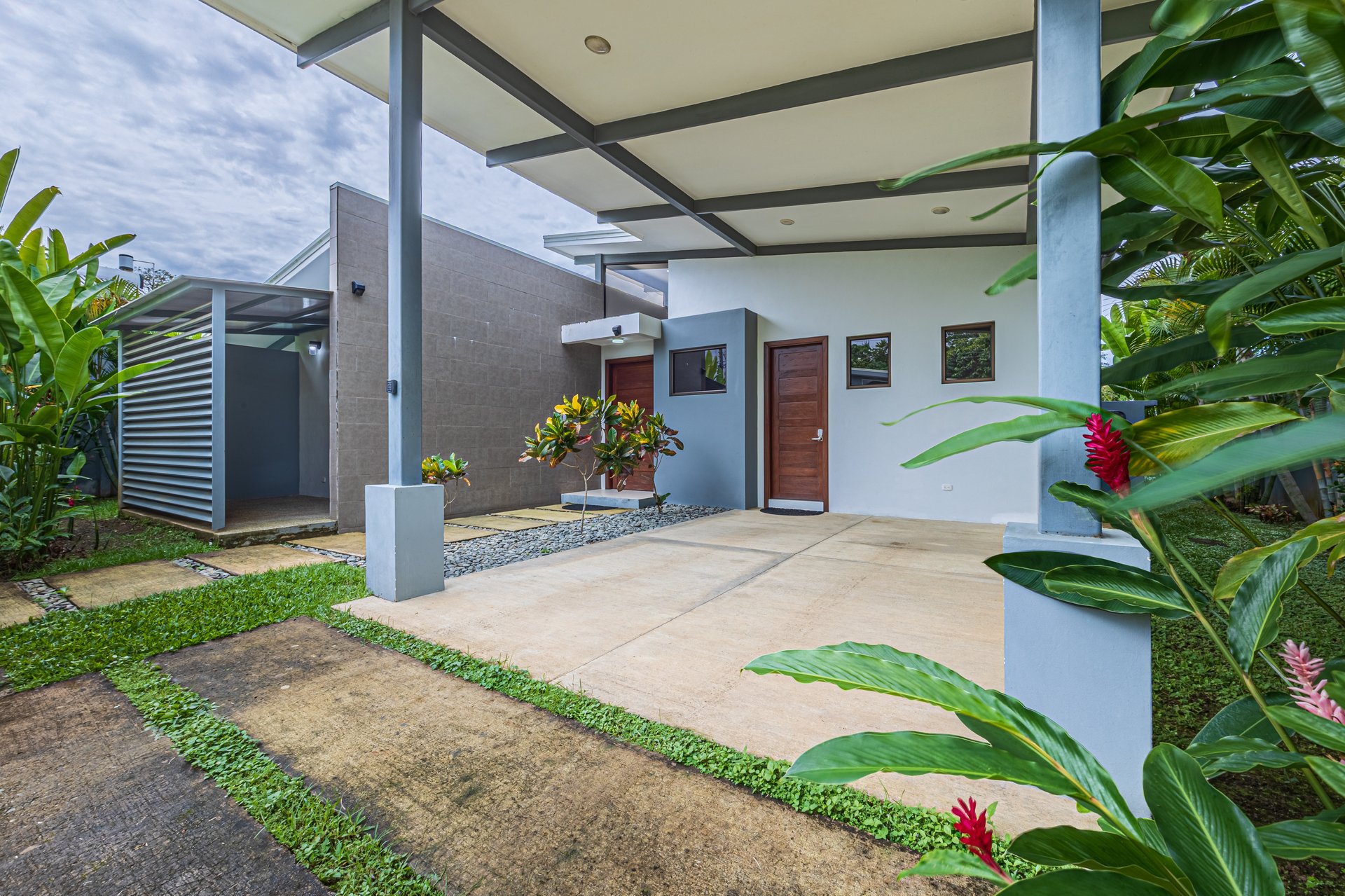 Uvita Home in Jardines del Sol with Private Pool and Dual Suites