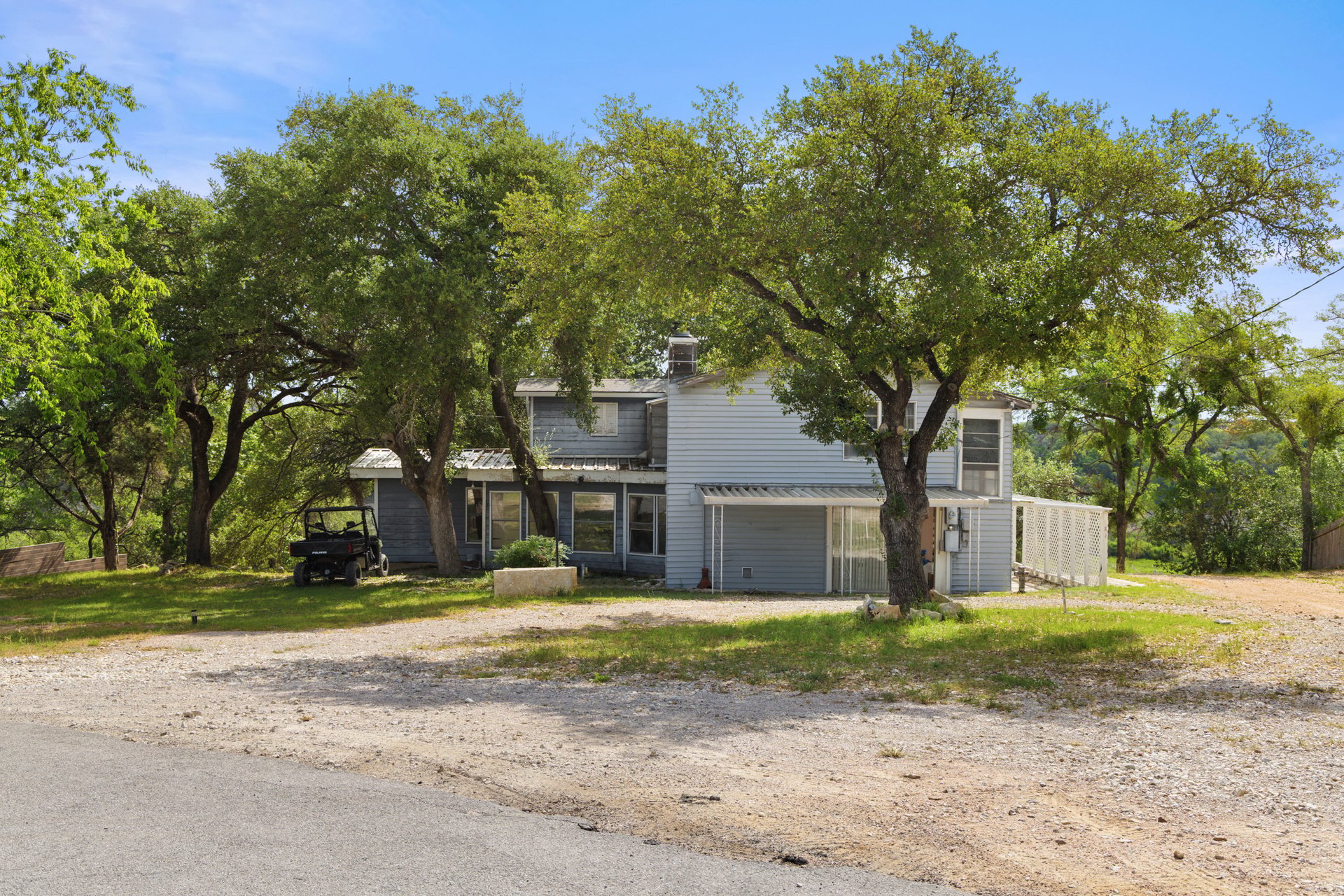 907 Lake Shore Dr.