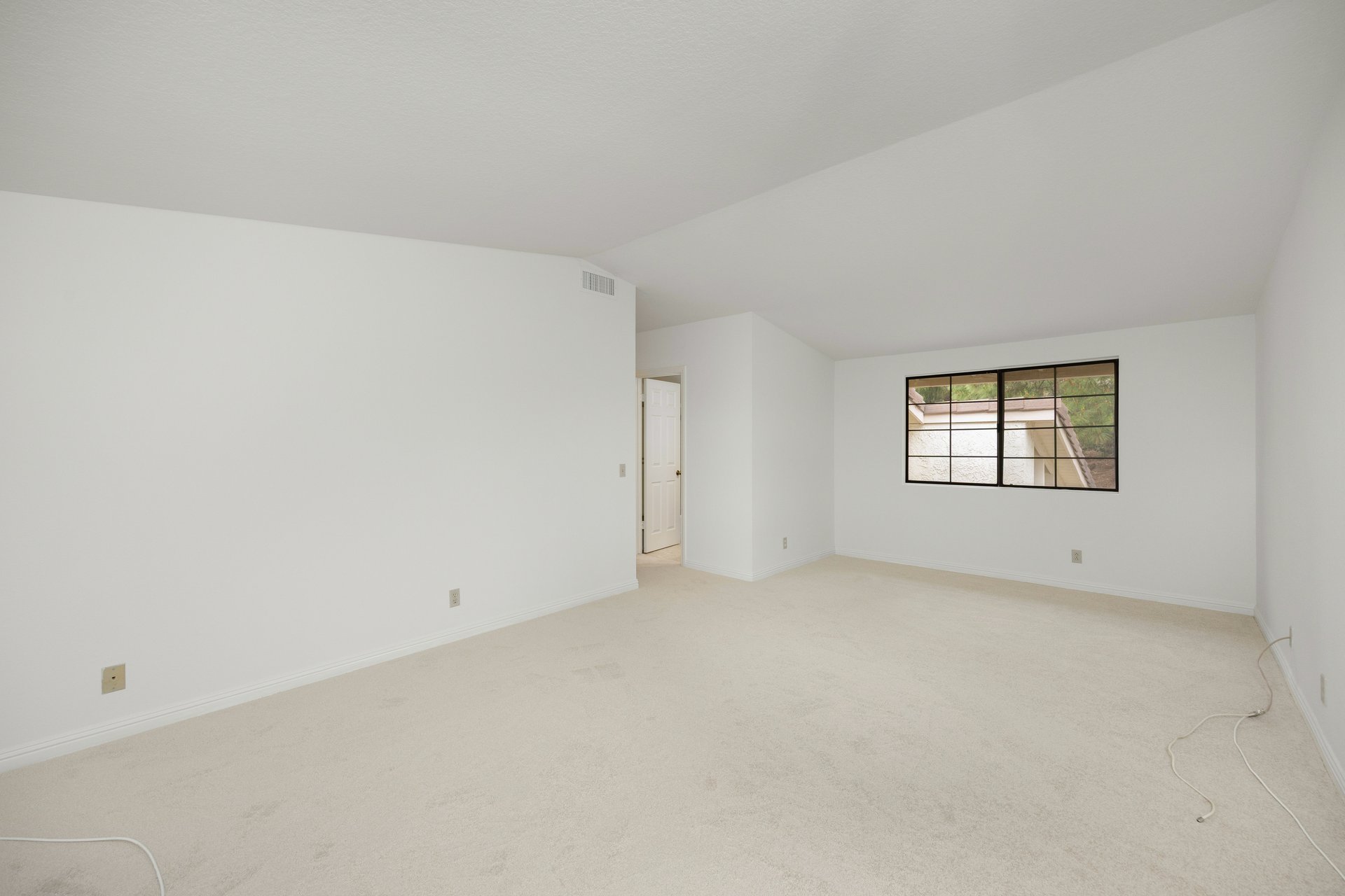 2736 Whitechapel Pl