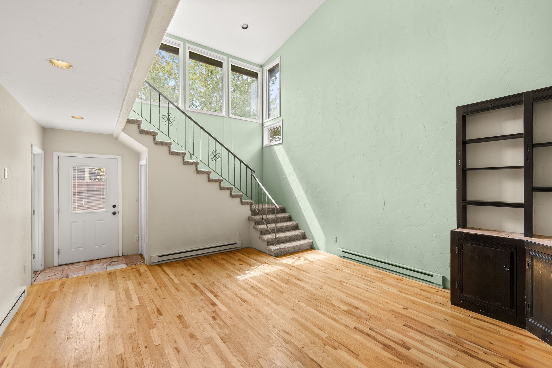Spacious Mid-Valley Residence Near Crown Mountain Park