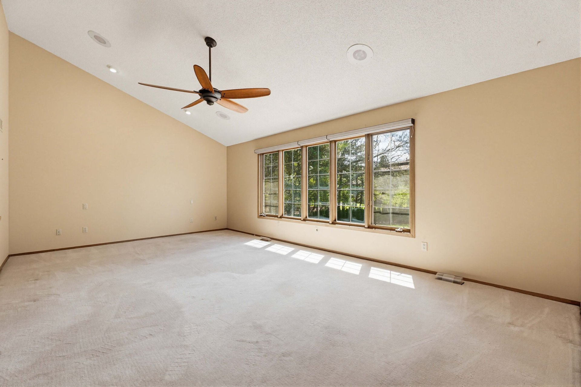1743 Beechwood Way