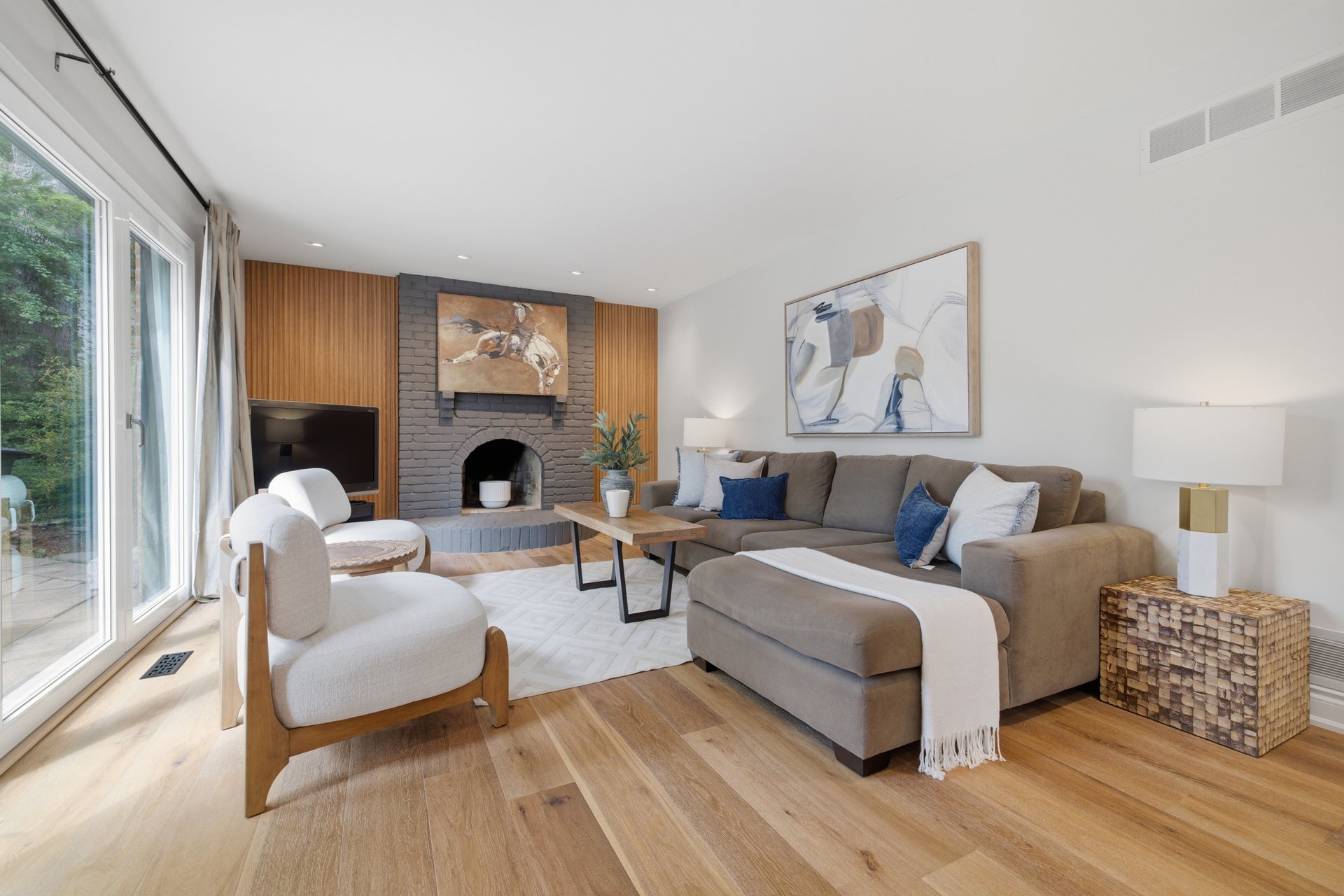 Rare Court Location on Oakville Golf Course