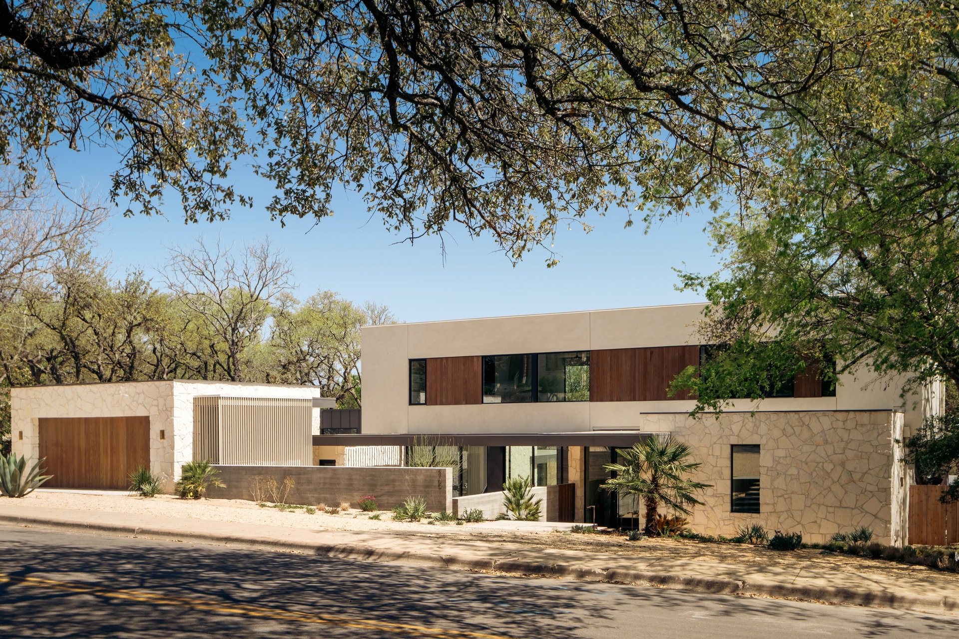 4705 Balcones Dr
