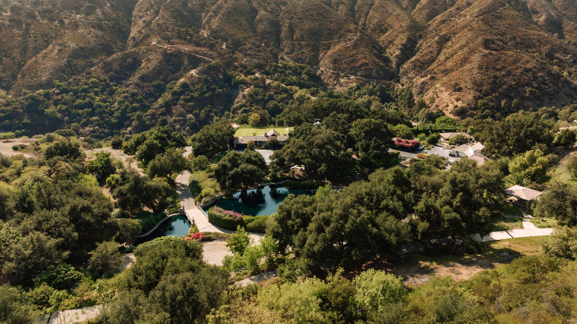 3100 Mandeville Canyon Rd