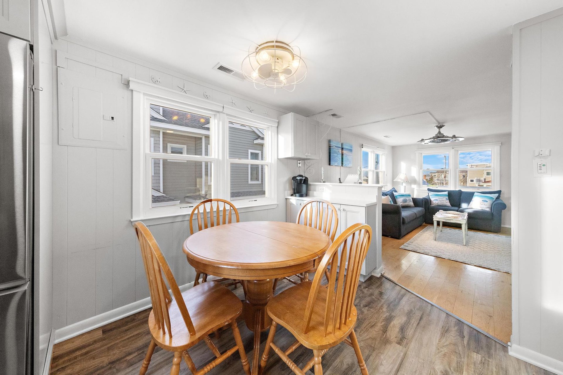 216 Taylor Ave, 2nd Floor Unit