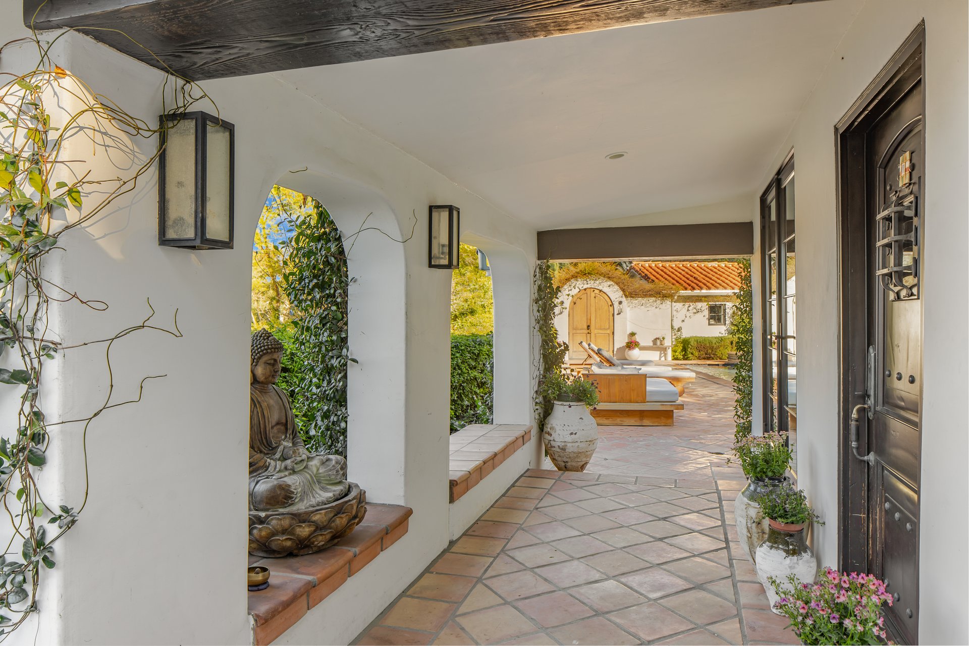 3646 Sunswept Dr, Studio City 