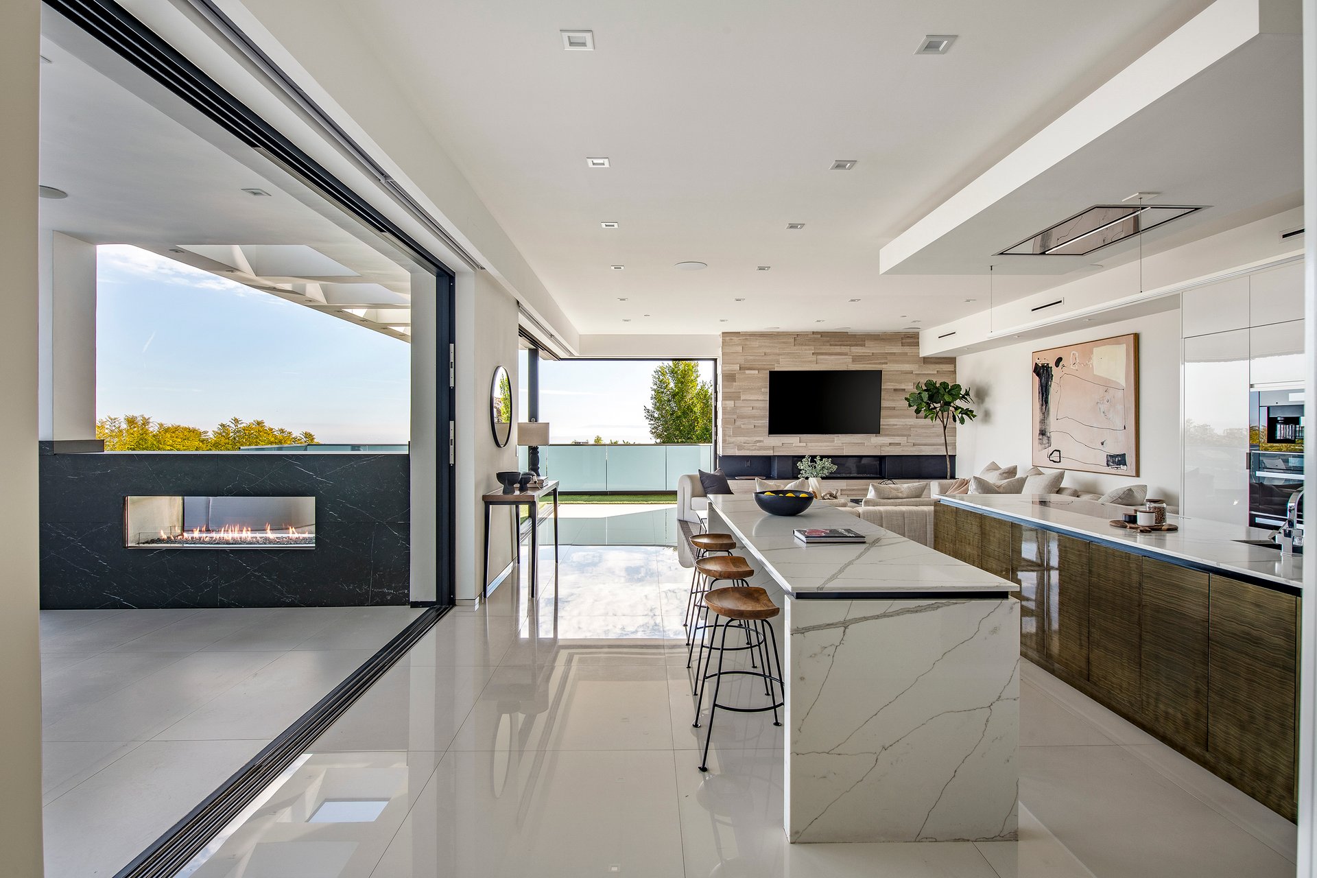 2301 Hercules Dr, Hollywood Hills