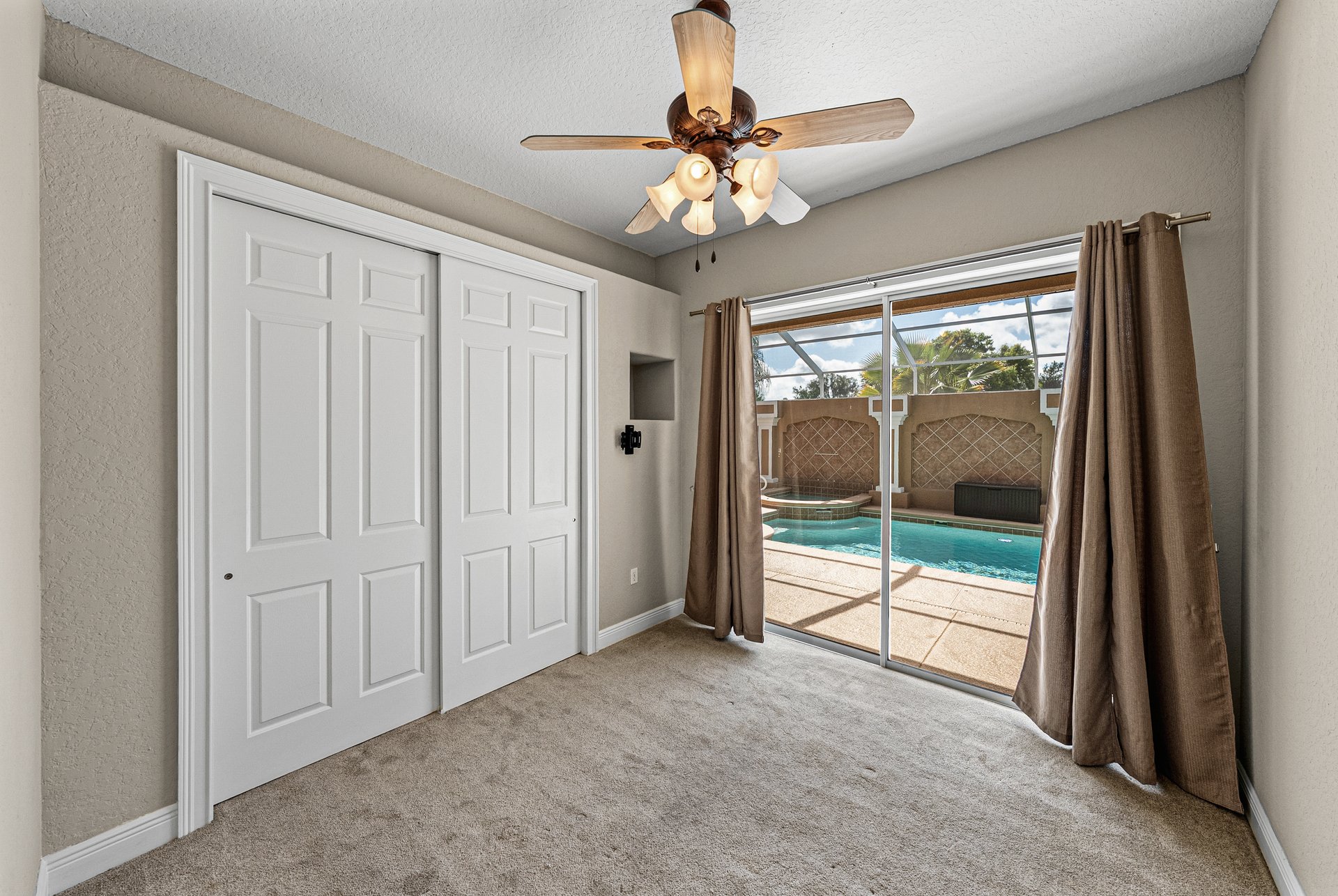 12231 WOODLANDS CIR