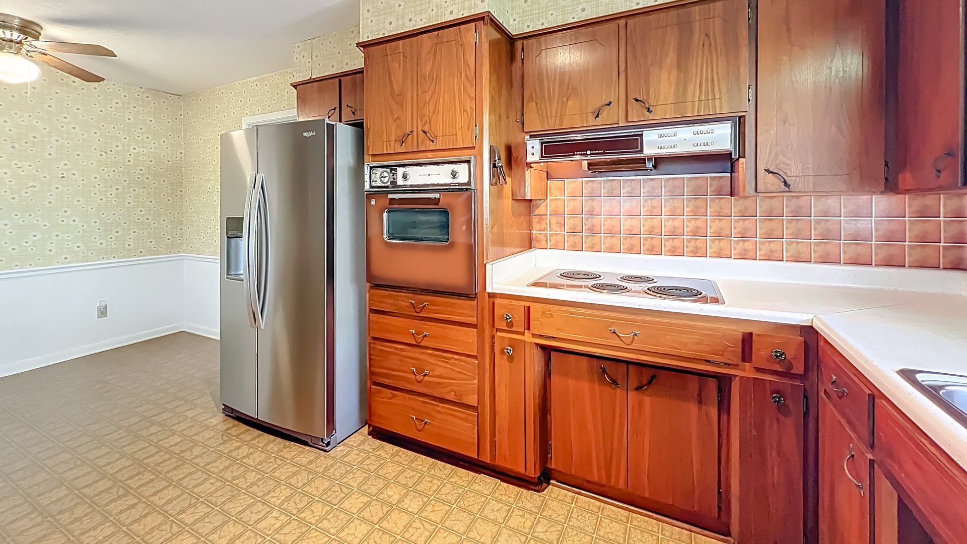 Mid-Century Modern 4-Bedroom in Dommerich Hills, Maitland