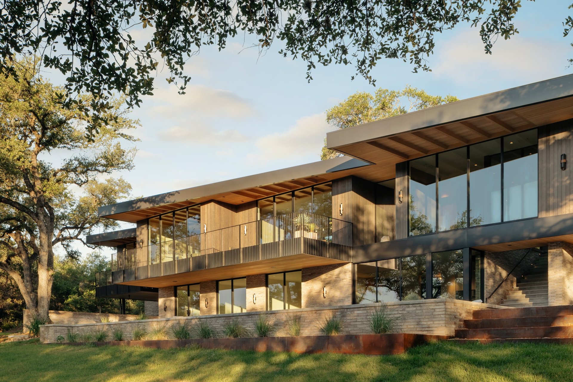 7001 Oak Shores Drive