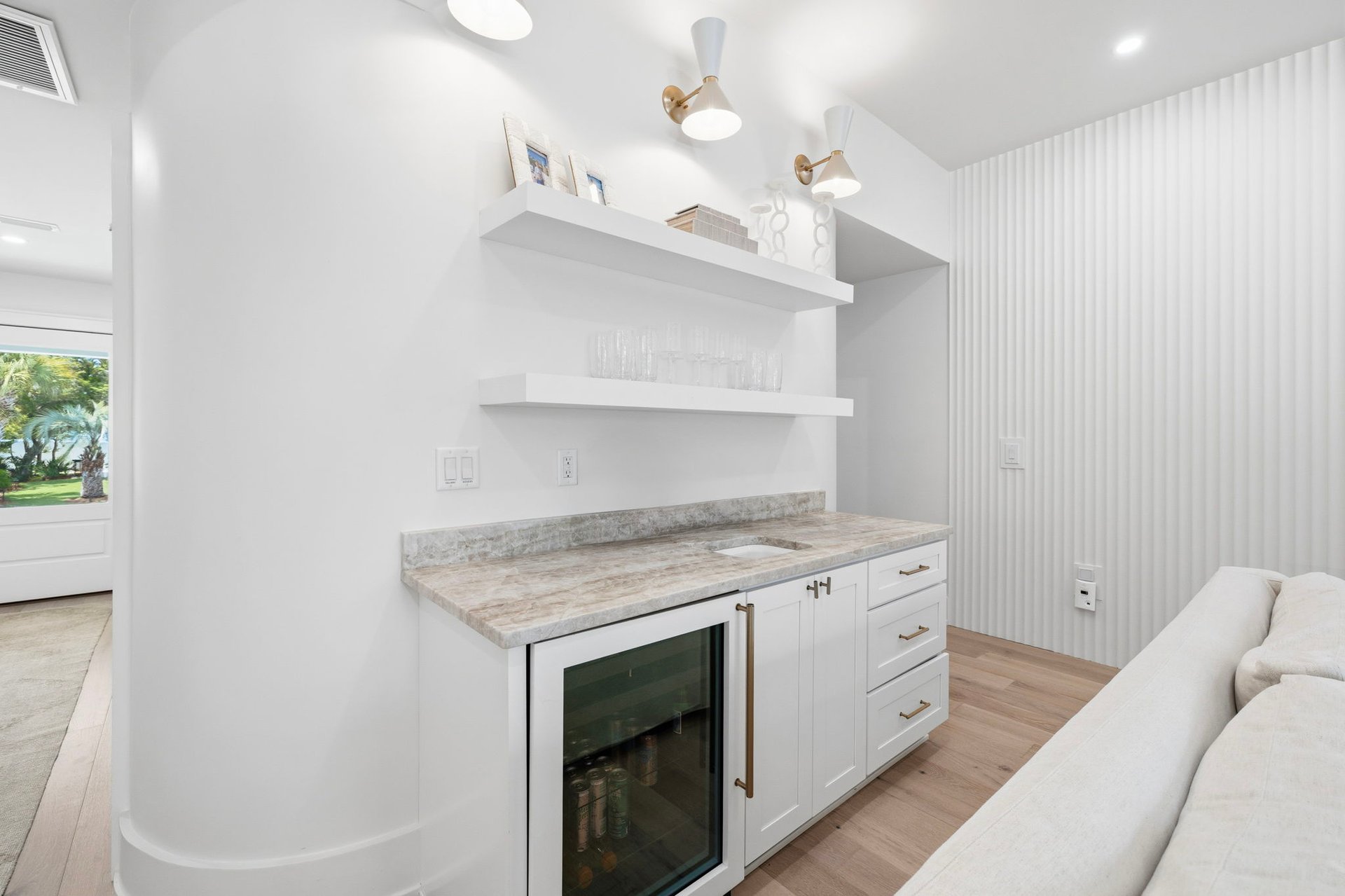 The Sand Cliffs Coastal Retreat
