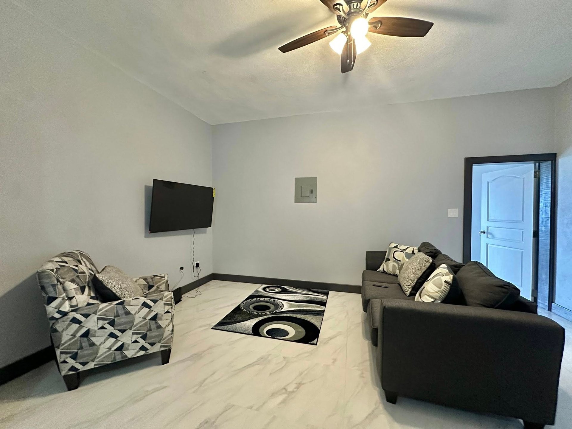 1048 Meyers Estate 1 Bedroom Apartment