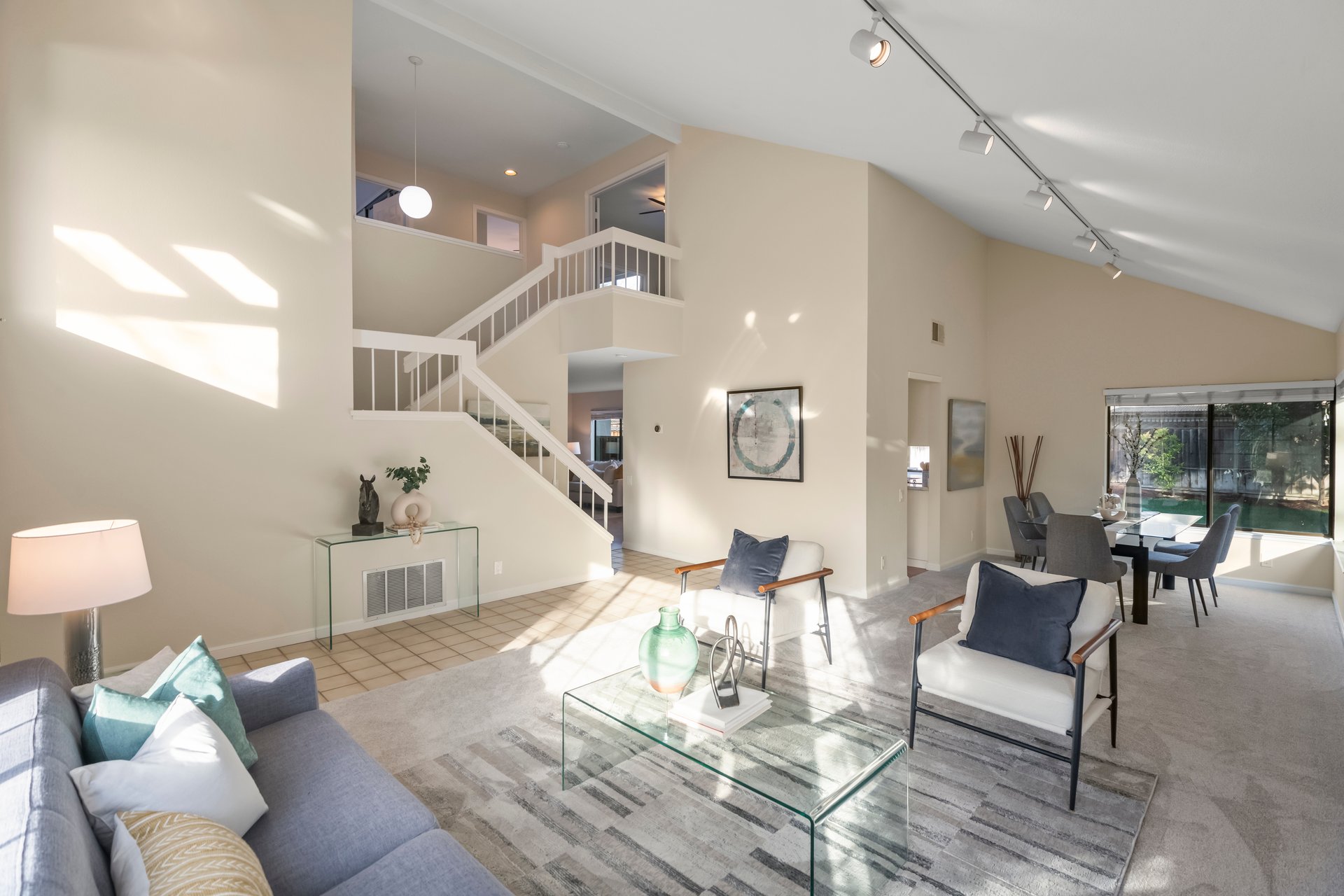 5252 Rio Lobo Drive
