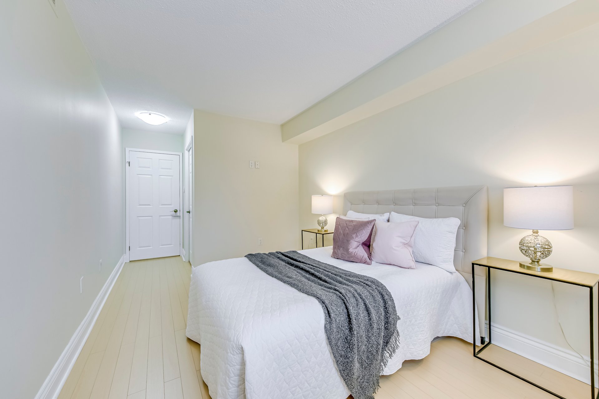 185 Robinson St 205