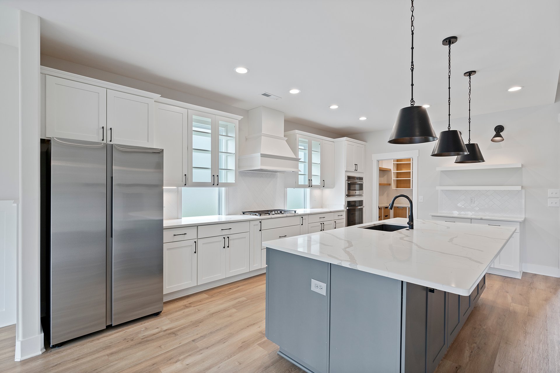 SPACE SPACE SPACE with a Luxury feel! Office AND Bonus Room!Office AND Bonus Room!