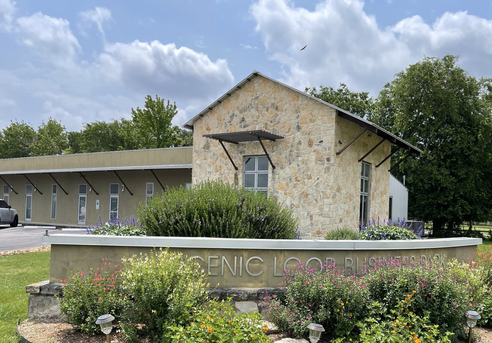 Scenic Loop Business Park | JUST LEASED