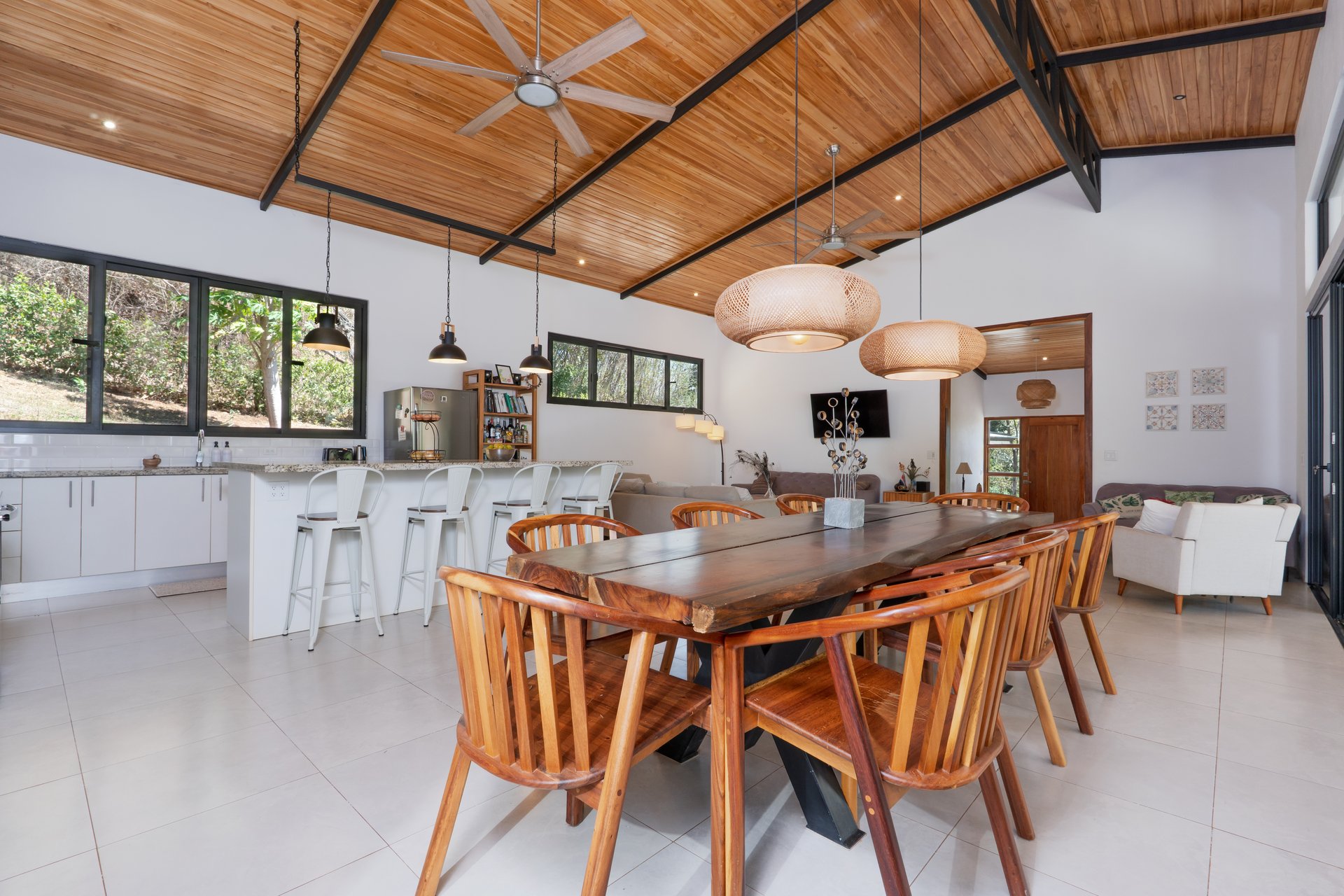 Casa Los Suenos | 4 Bedroom Home with Guest House near Tamarindo Costa Rica