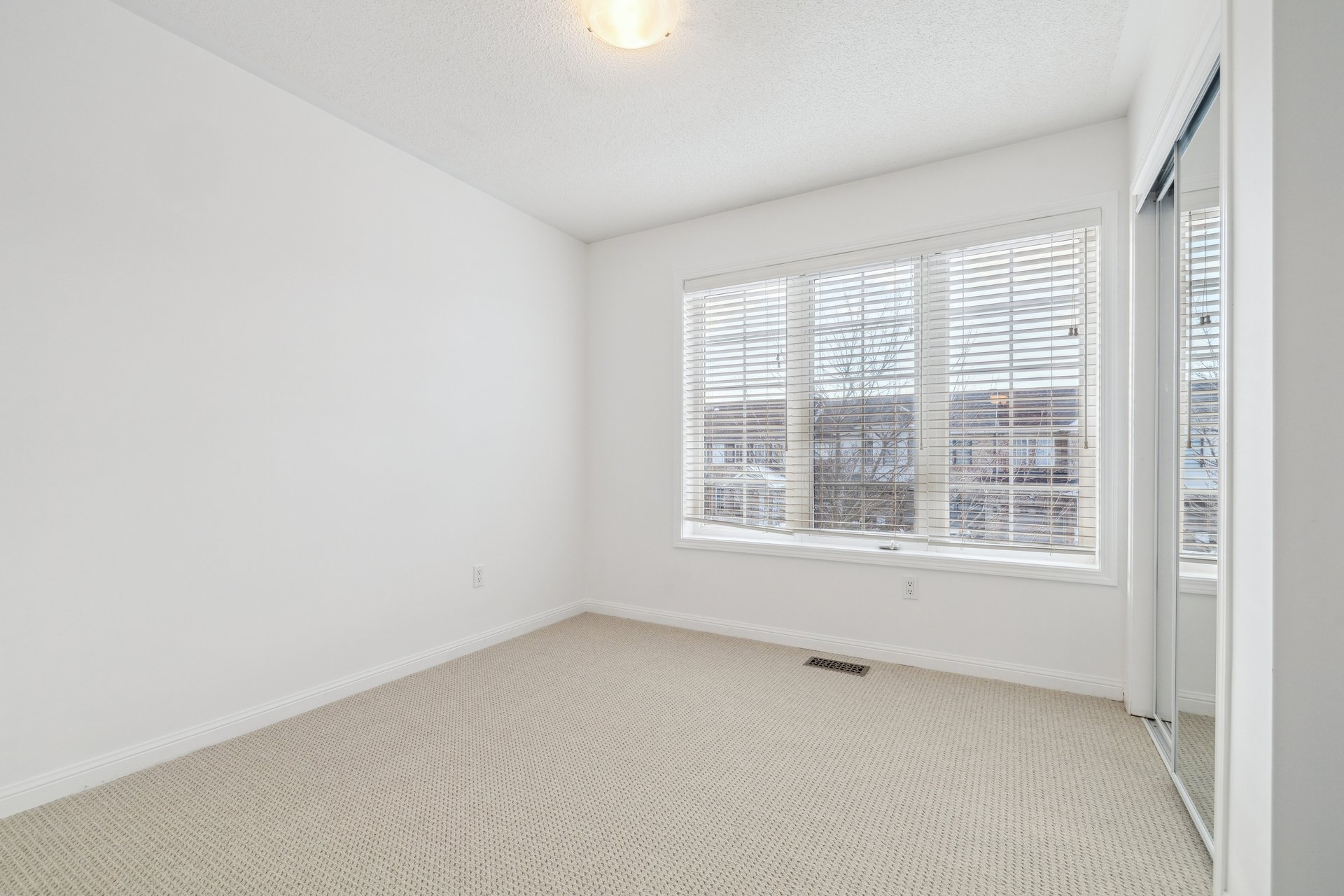 Beautiful End Unit Freehold Towhome in desirable Westmount!
