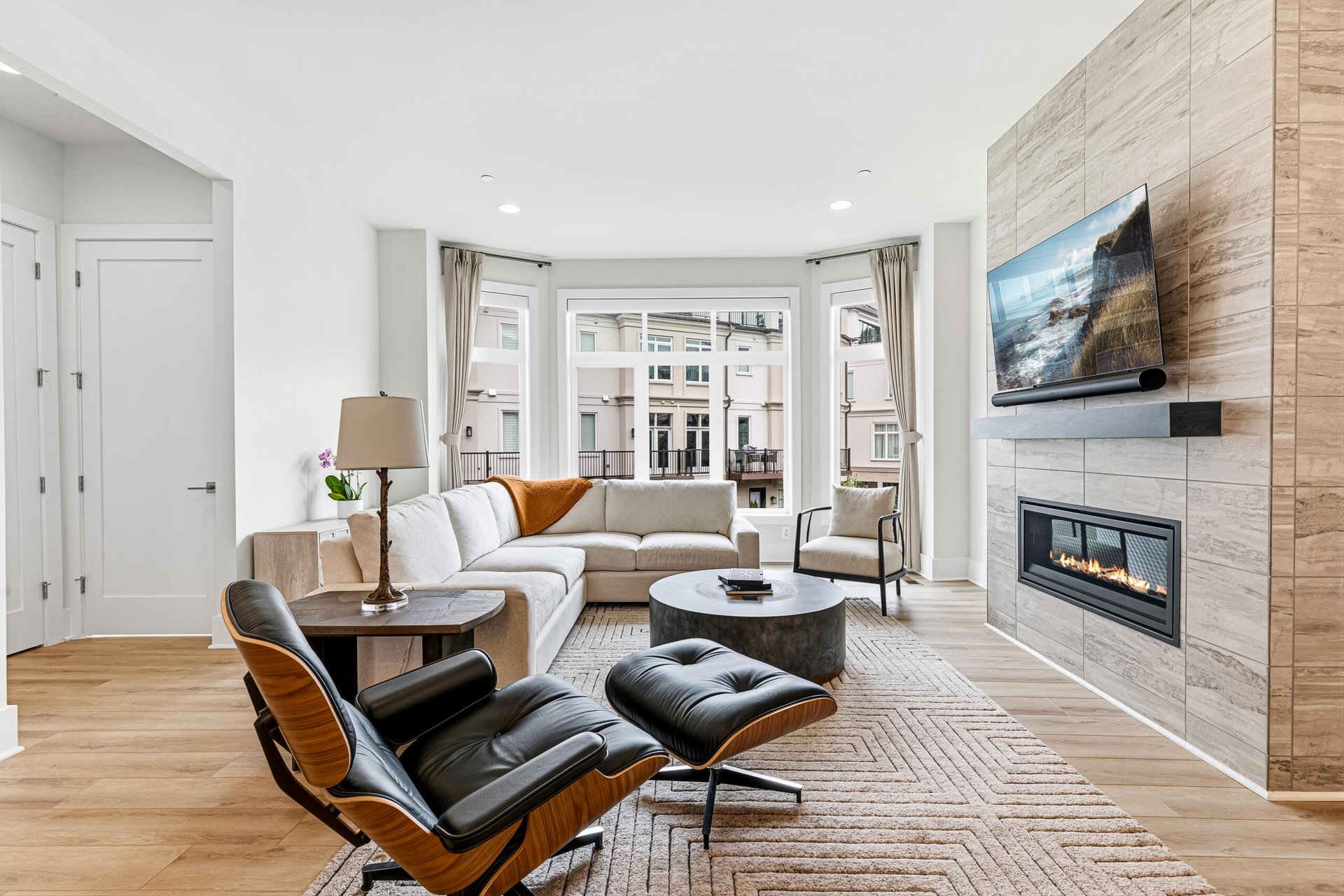 8189 River Rd, Bethesda MD 20817