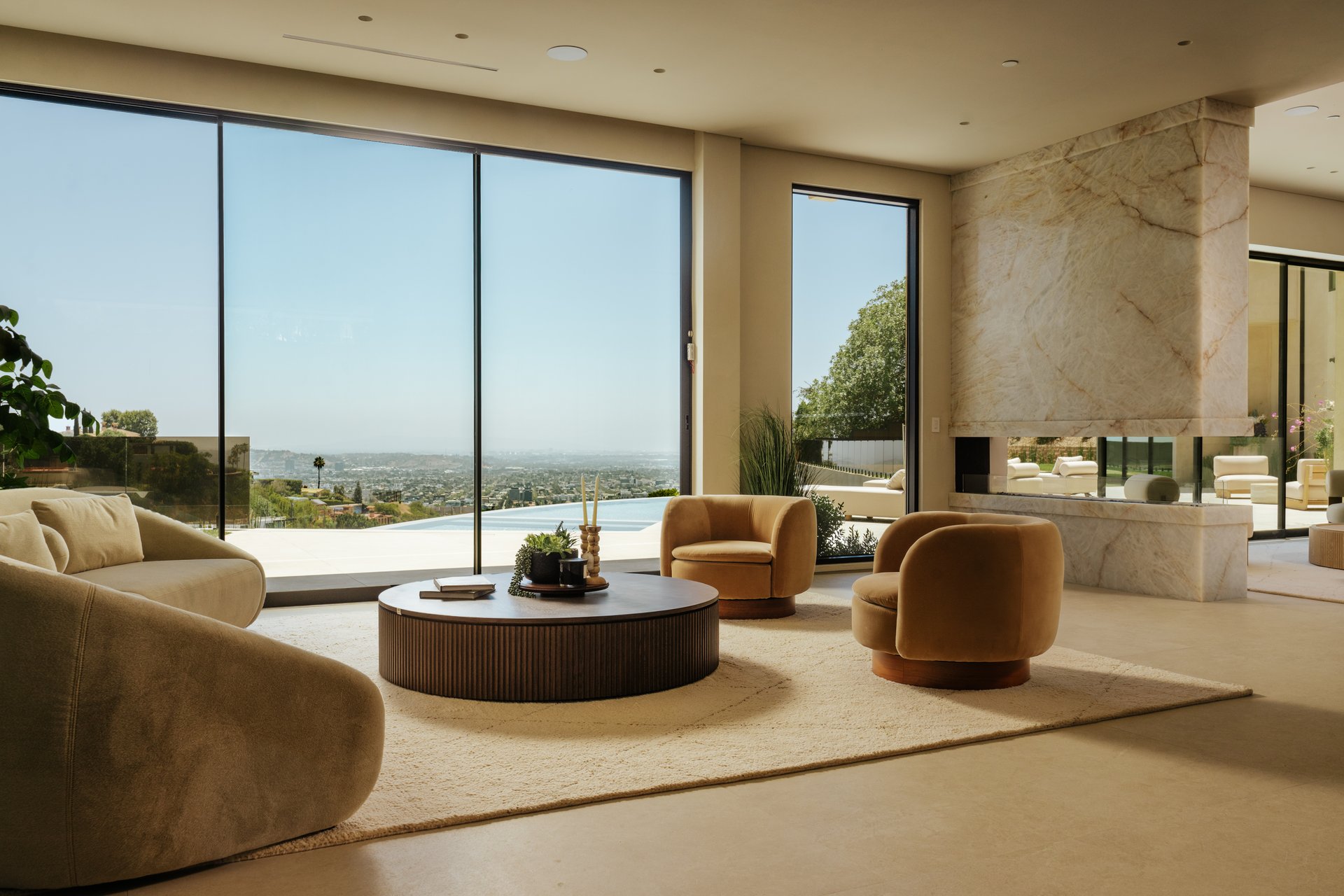 9262 Thrush Way, Hollywood Hills