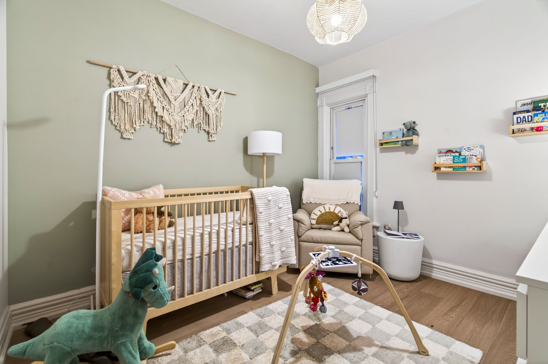 SOLD: Standout Residence In Coveted Summerhill